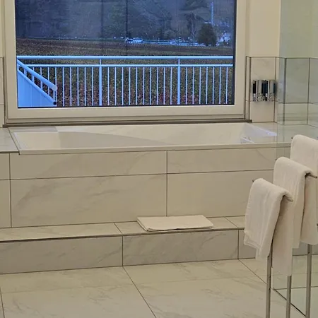 Villa Luxus Klimatisiert Dachterrasse Mit Atemberaubender Aussicht Ooooo Ellenz-Poltersdorf