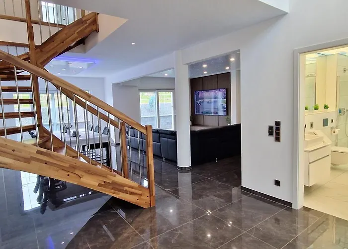 5 Sterne Luxus Klimatisiert Dachterrasse Mit Atemberaubender Aussicht Ooooo Villa *